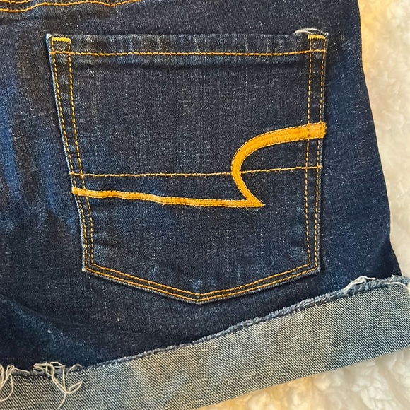 American Eagle Super Stretch Shorts Size 2 - Picture 3 of 6